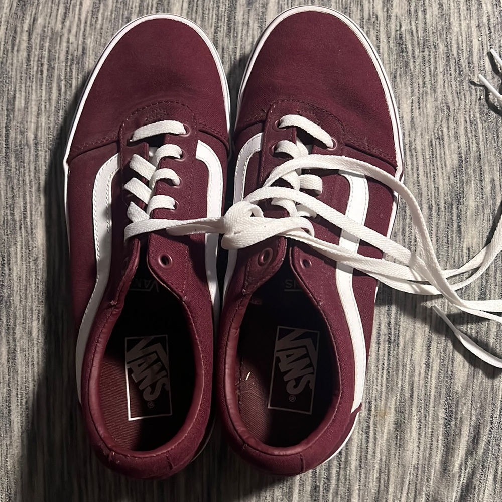 Vans maroon women’s size 10